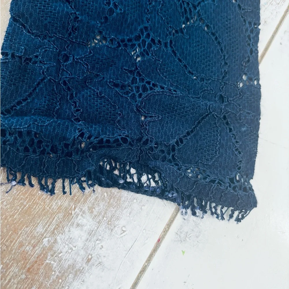 Lilly Pulitzer Macon Whitaker lace tunic dress in navy - Picture 4 of 9